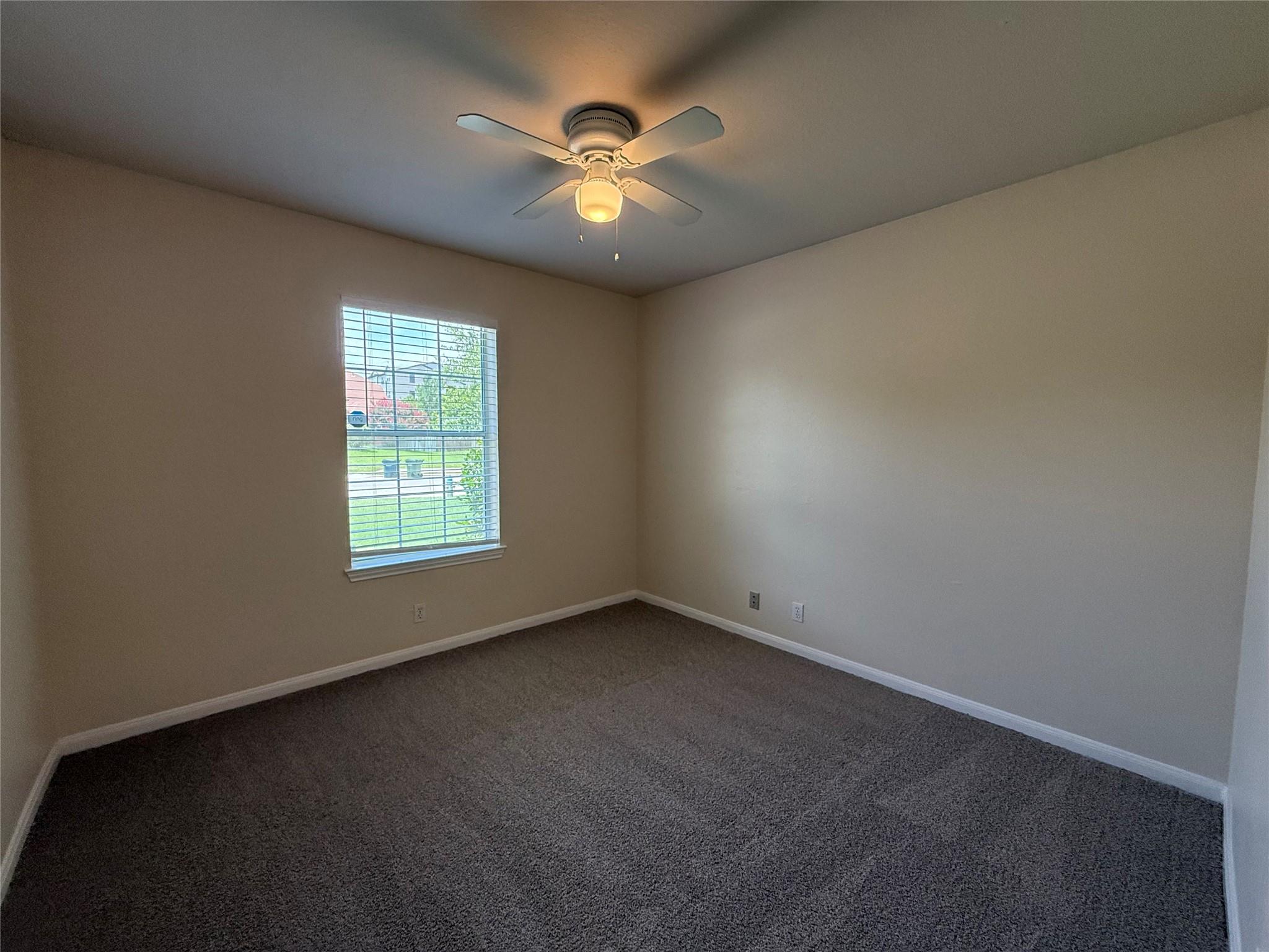 110 Little Lake Rd, Hutto, TX 78634
