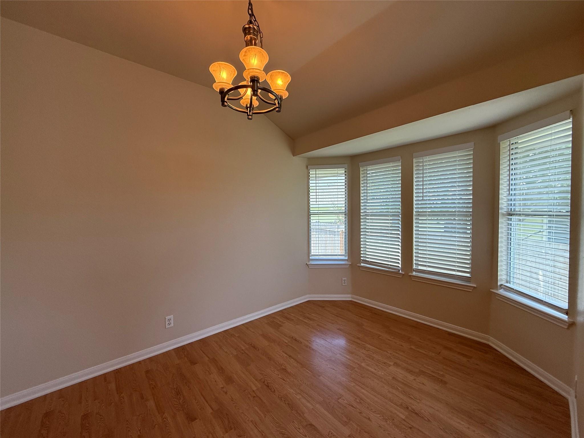 110 Little Lake Rd, Hutto, TX 78634
