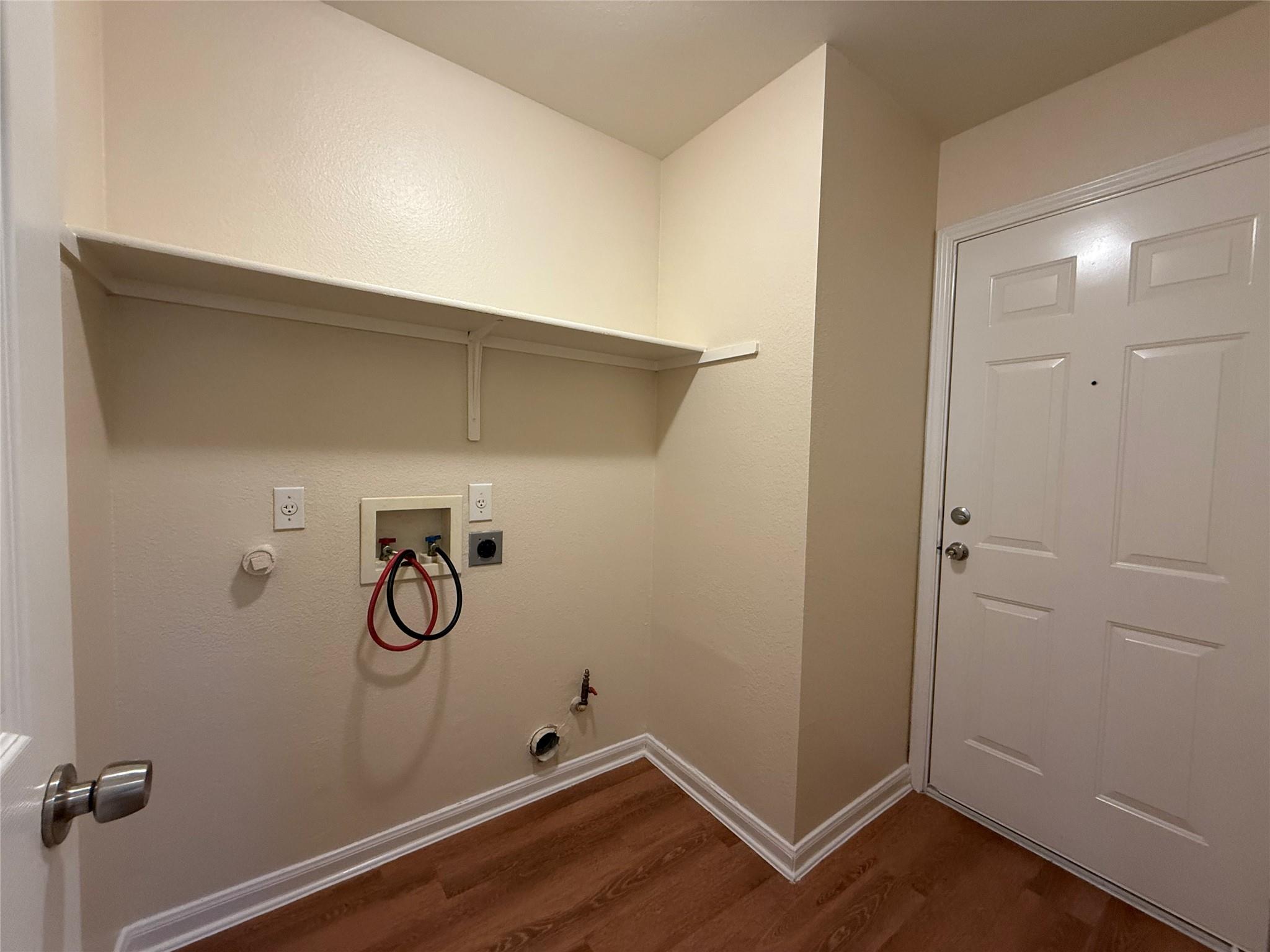 110 Little Lake Rd, Hutto, TX 78634
