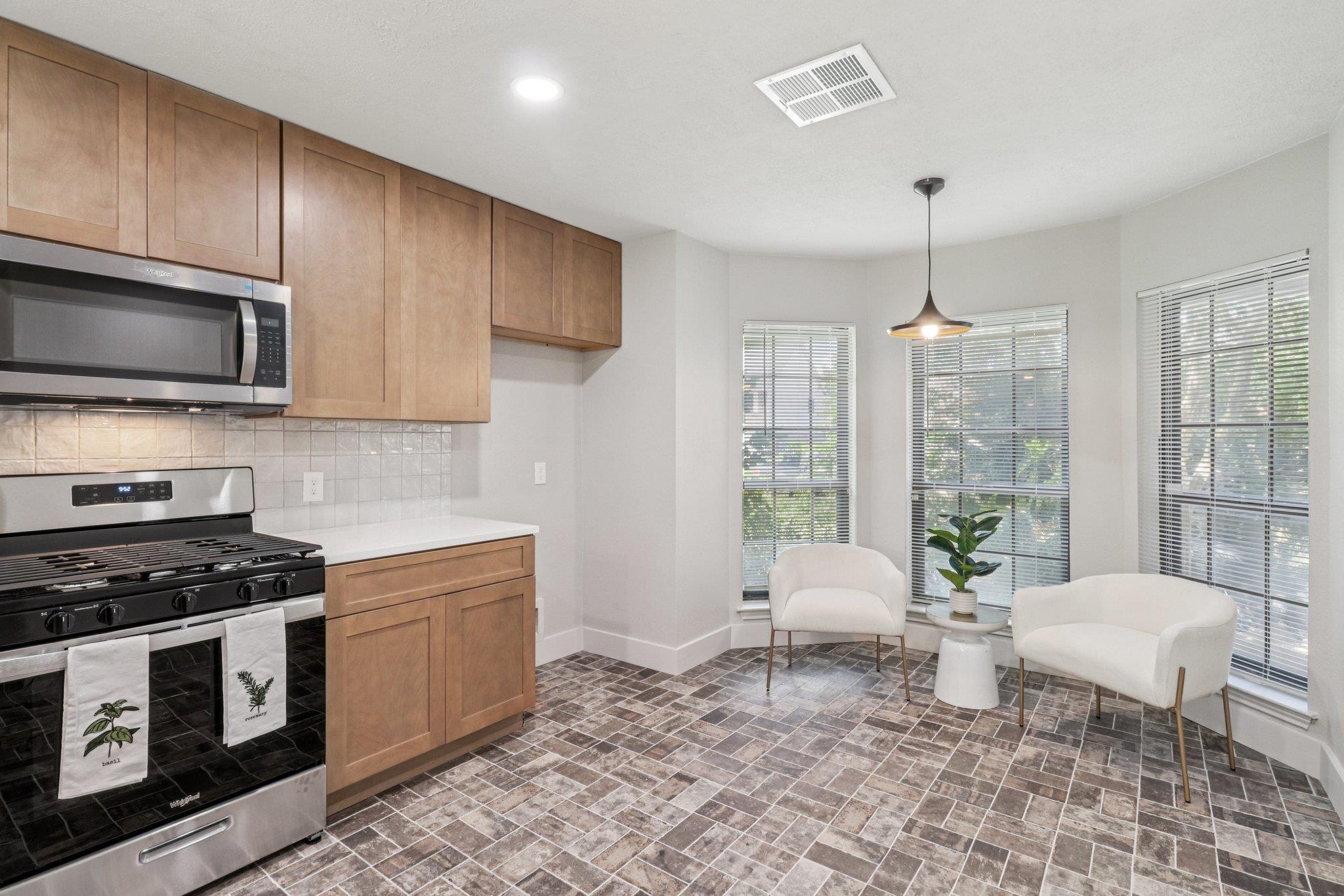 5810 N Magazine Cir, Houston, TX 77084