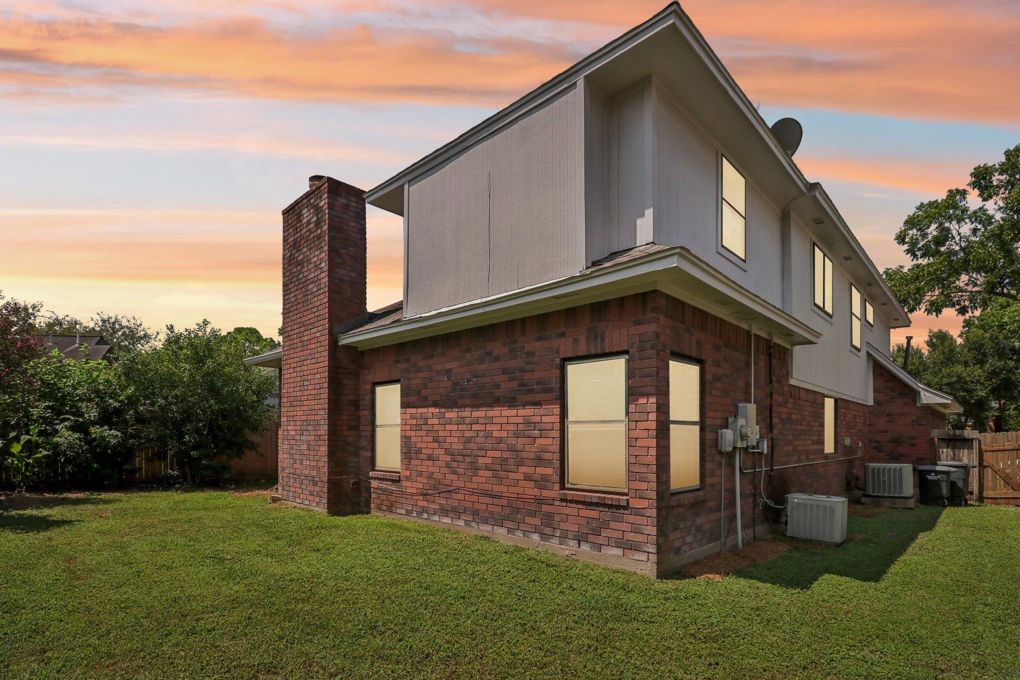 5810 N Magazine Cir, Houston, TX 77084