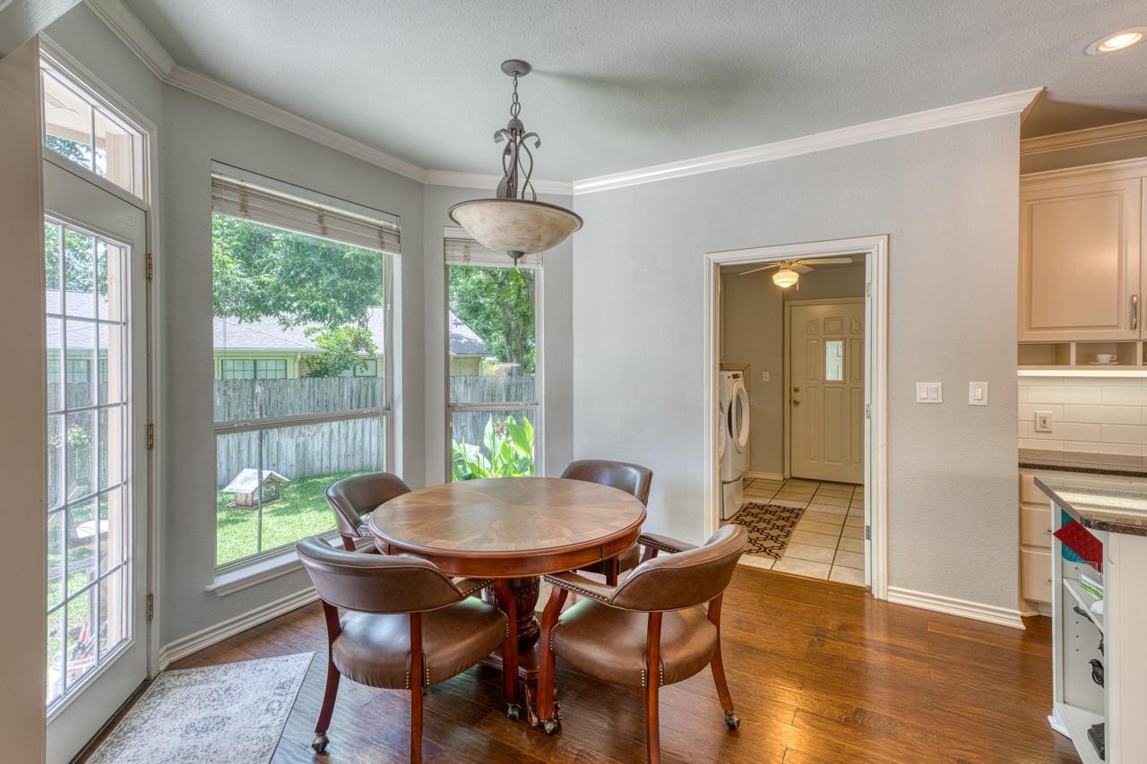 337 Colonial St, Meadowlakes, TX 78654