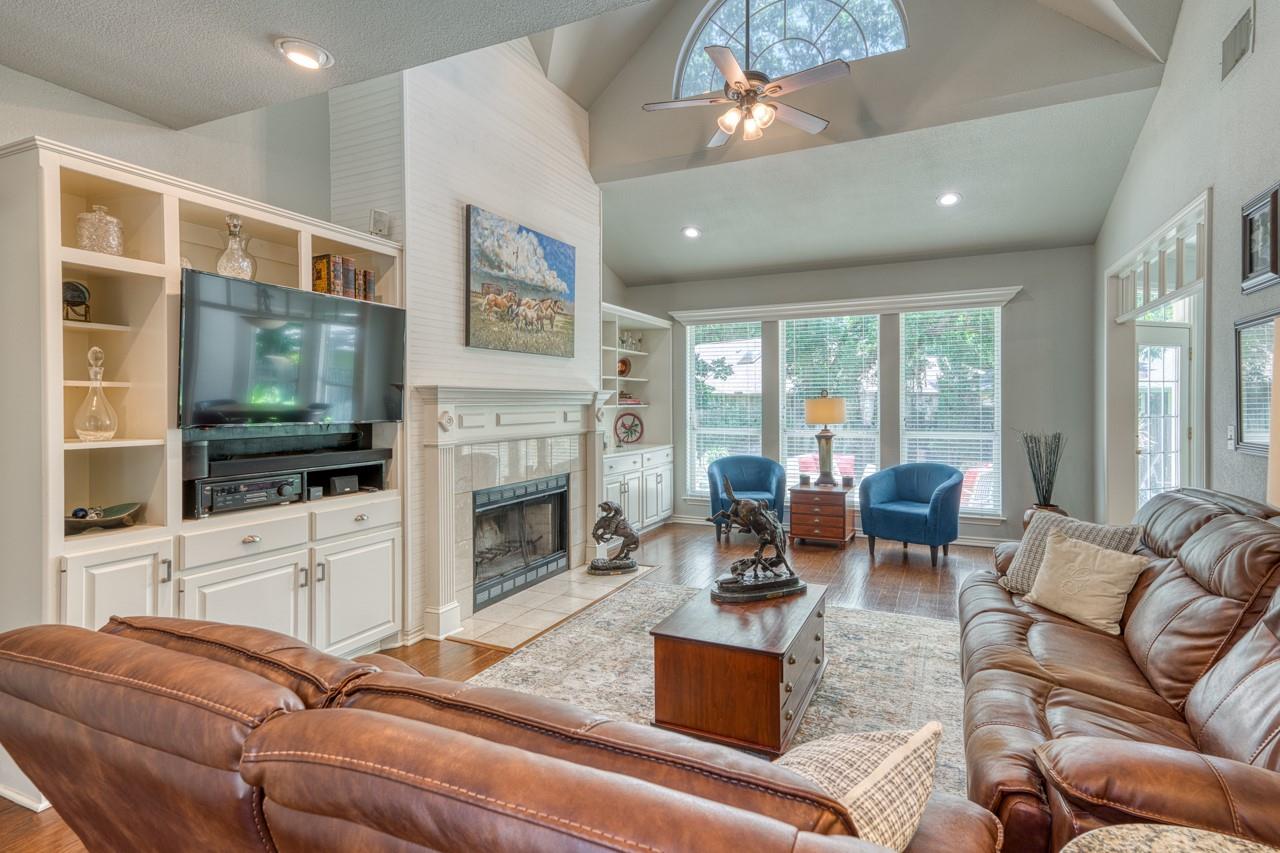 337 Colonial St, Meadowlakes, TX 78654