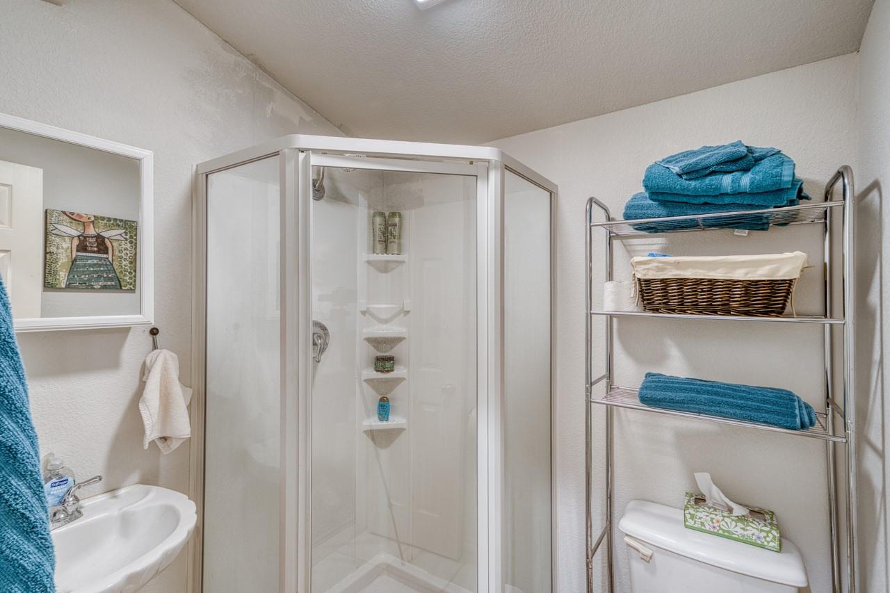 337 Colonial St, Meadowlakes, TX 78654