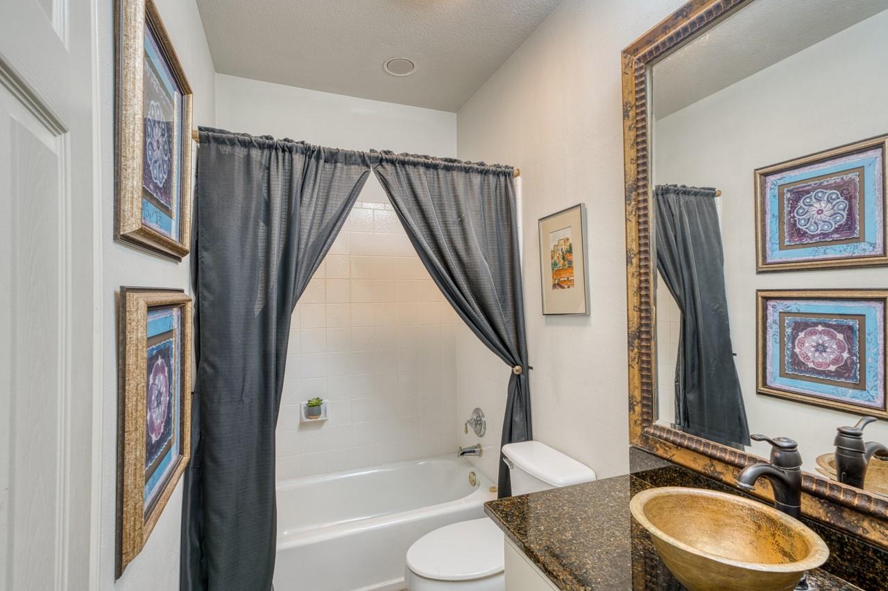 337 Colonial St, Meadowlakes, TX 78654