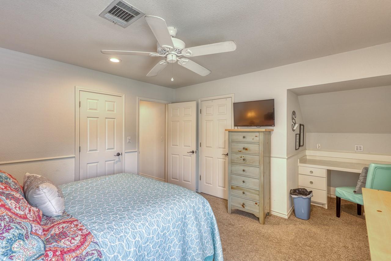 337 Colonial St, Meadowlakes, TX 78654