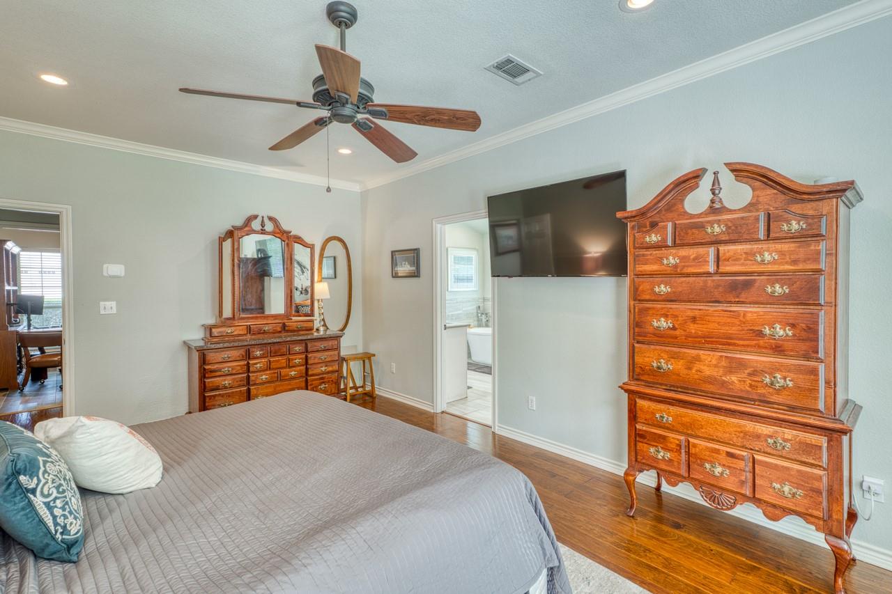 337 Colonial St, Meadowlakes, TX 78654