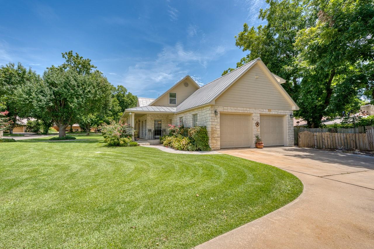 337 Colonial St, Meadowlakes, TX 78654