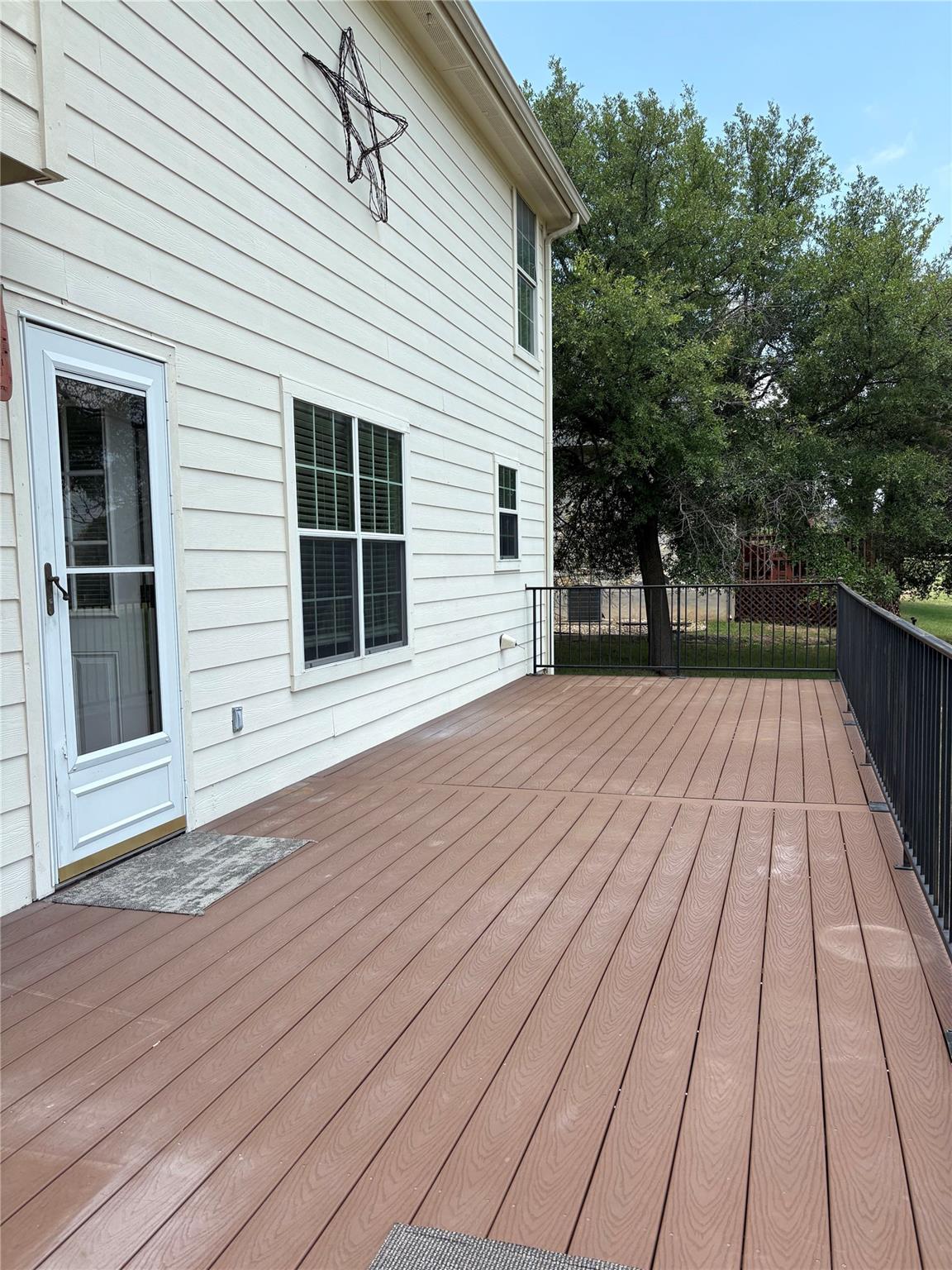 18678 Champions Cir, Point Venture, TX 78645