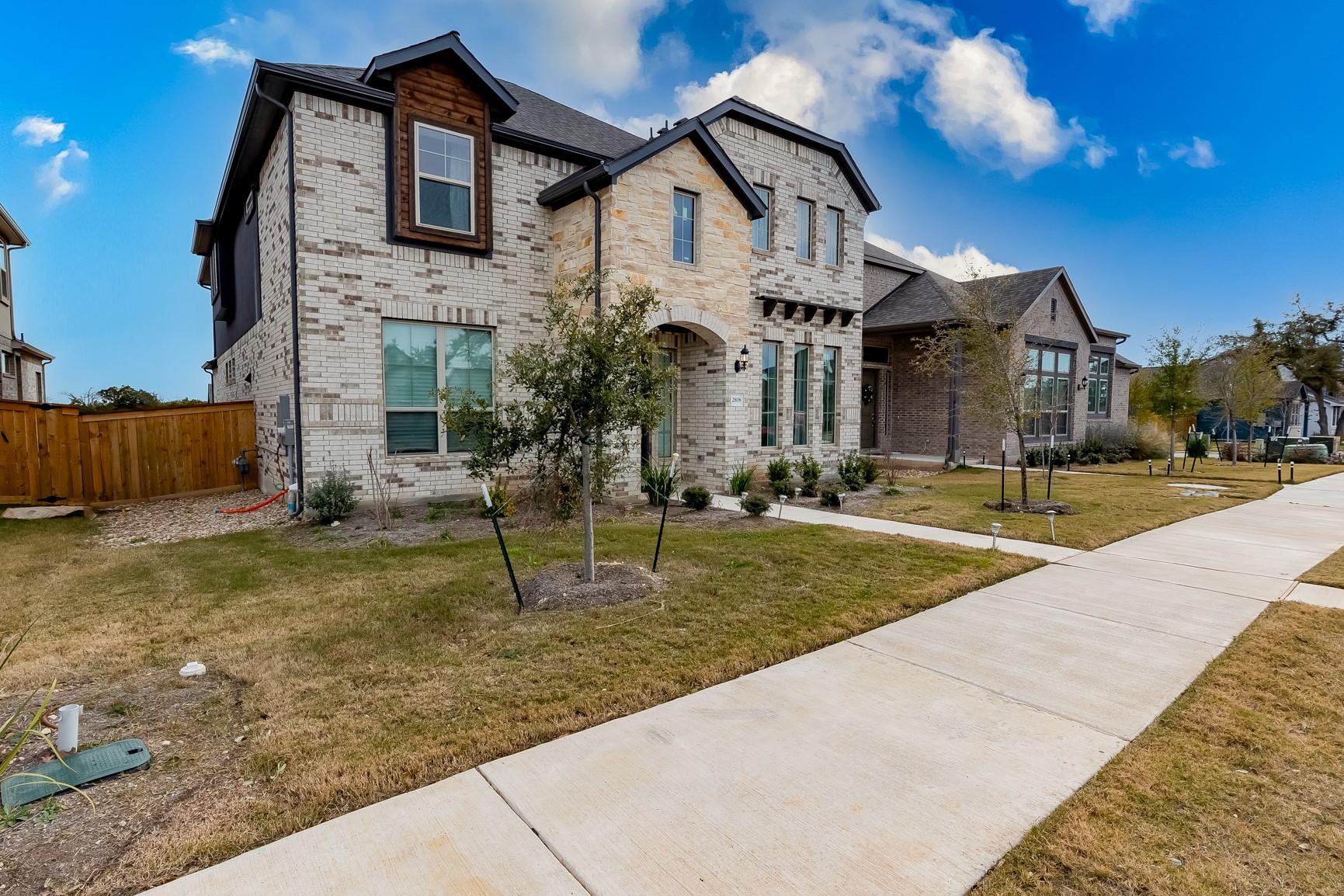 2808 Stone Branch Dr, Leander, TX 78641