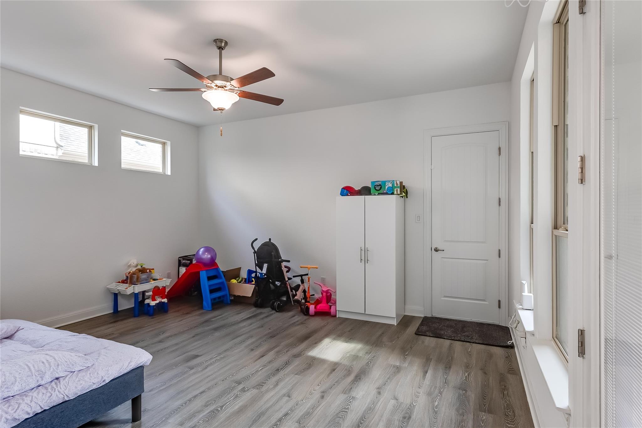 2808 Stone Branch Dr, Leander, TX 78641