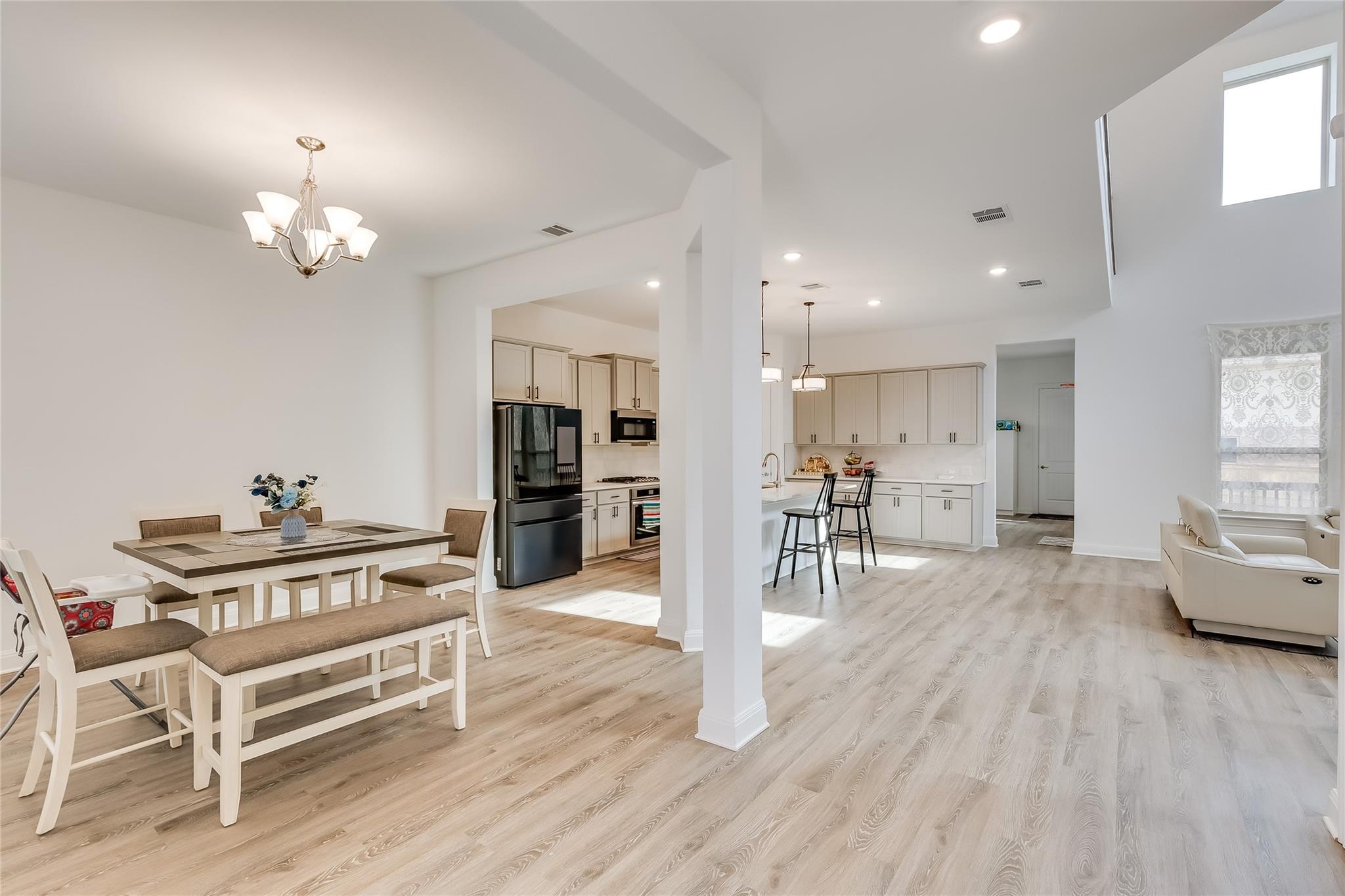 2808 Stone Branch Dr, Leander, TX 78641