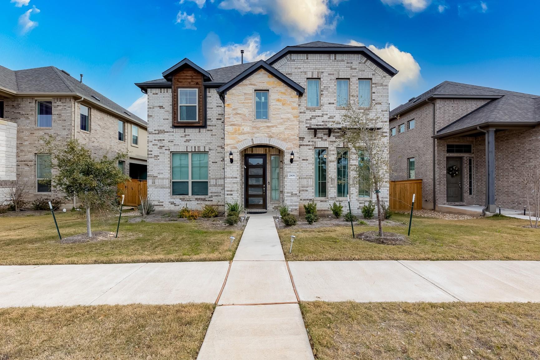 2808 Stone Branch Dr, Leander, TX 78641