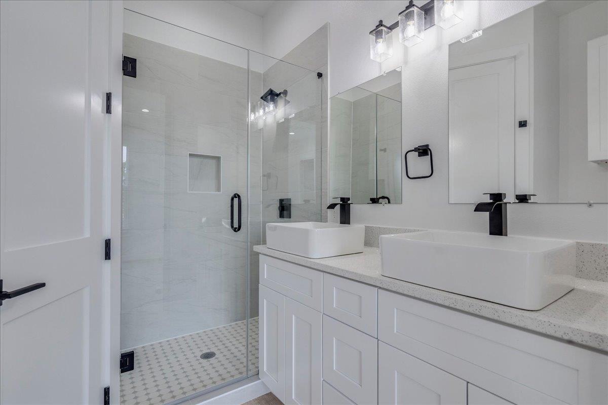 126 Lourdes Ct # B, Dripping Springs, TX 78620