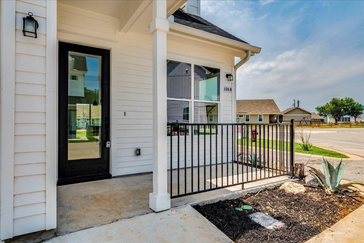 126 Lourdes Ct # B, Dripping Springs, TX 78620