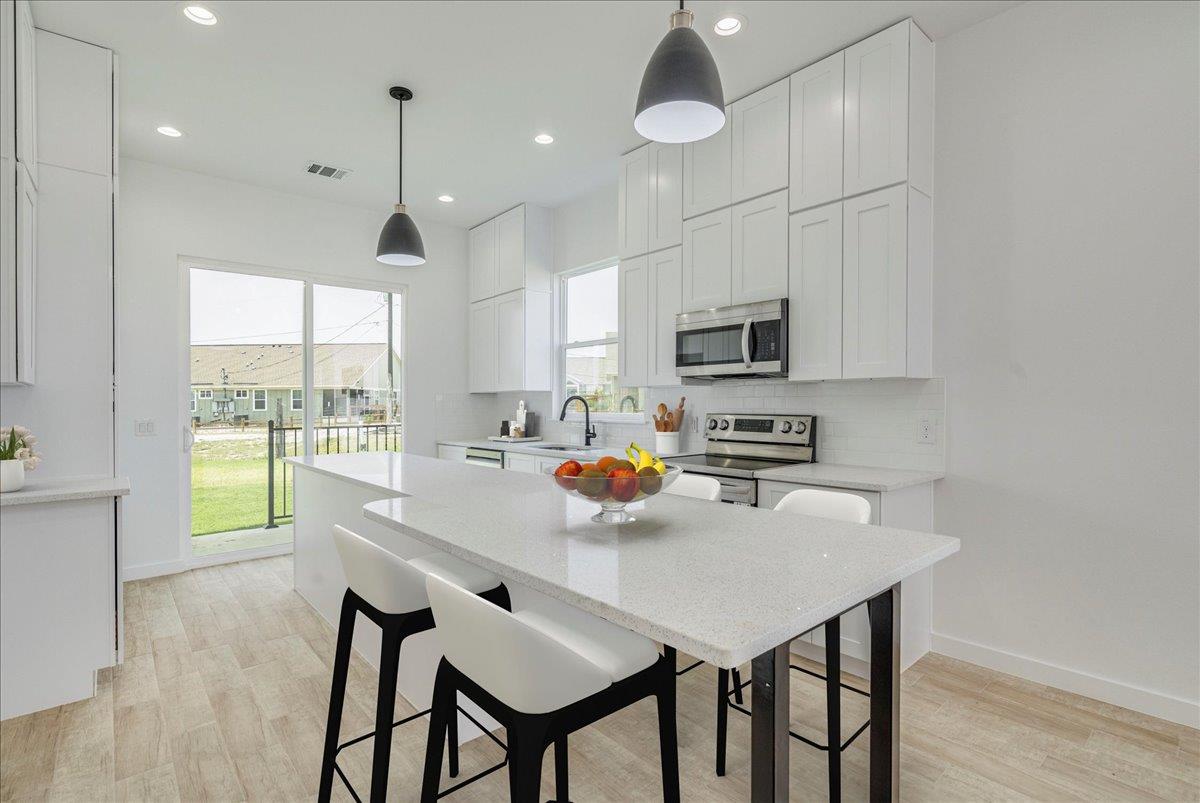 126 Lourdes Ct # B, Dripping Springs, TX 78620