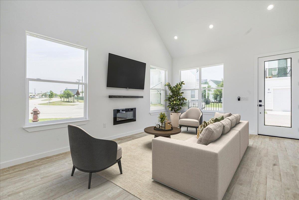 126 Lourdes Ct # B, Dripping Springs, TX 78620