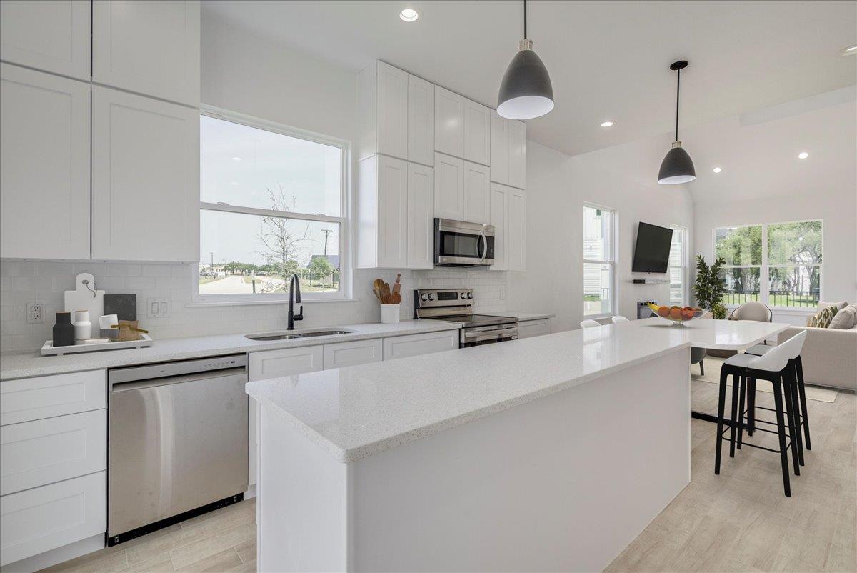 126 Lourdes Ct # B, Dripping Springs, TX 78620