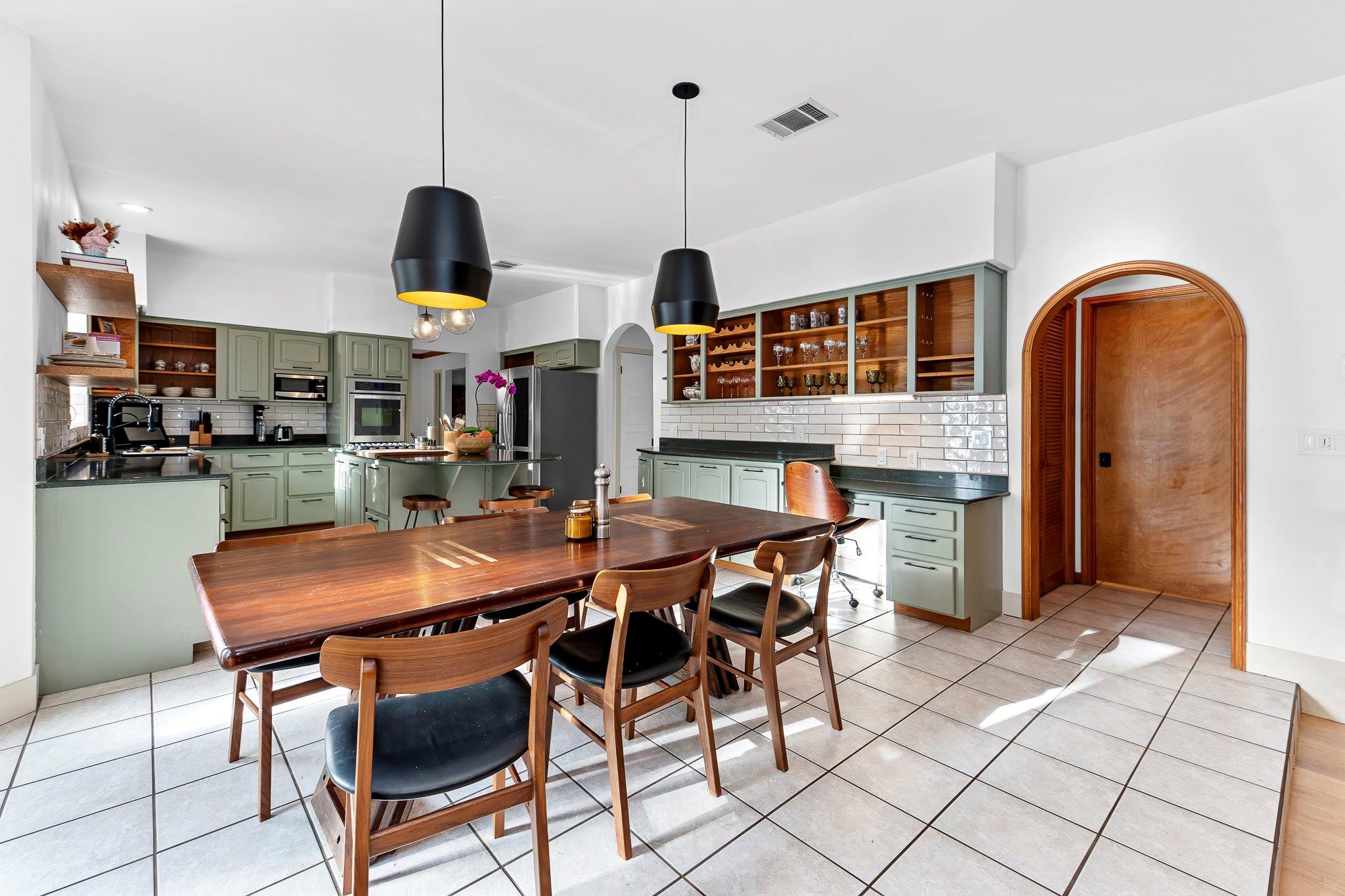 10712 Shackelford Dr, Austin, TX 78748