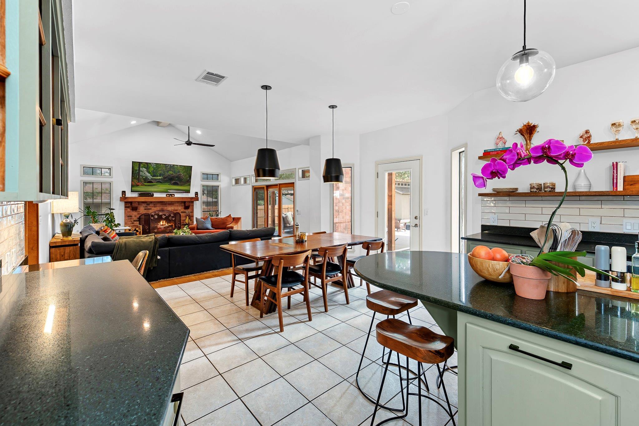 10712 Shackelford Dr, Austin, TX 78748