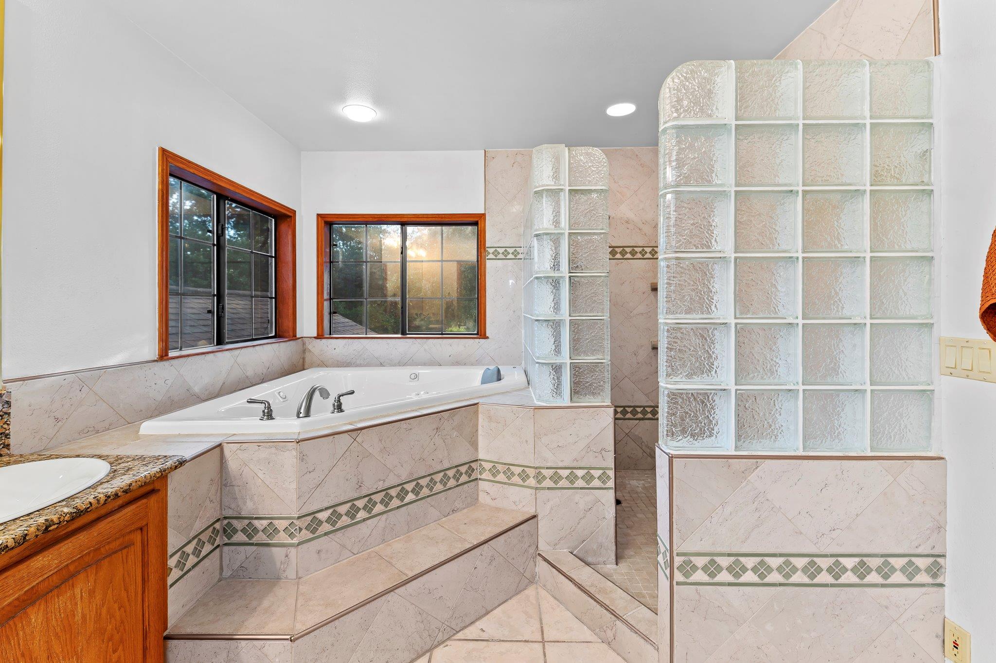 10712 Shackelford Dr, Austin, TX 78748