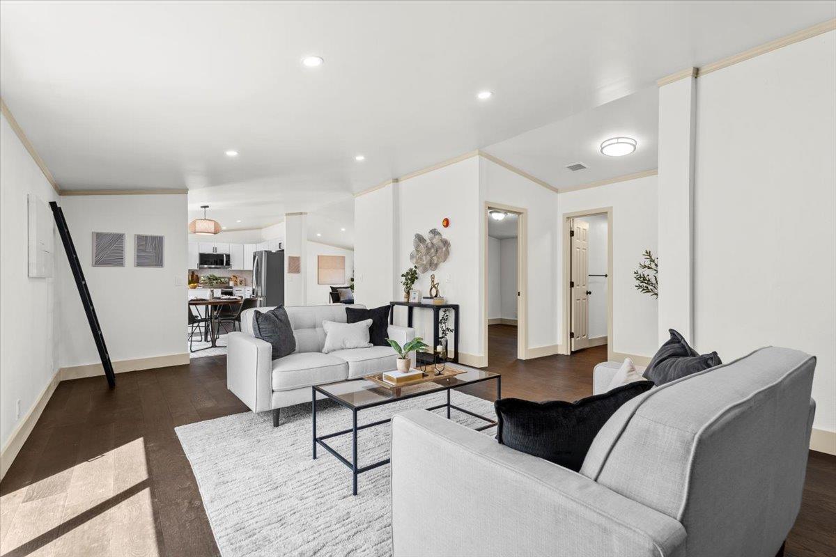 21503 Coyote Trl, Lago Vista, TX 78645