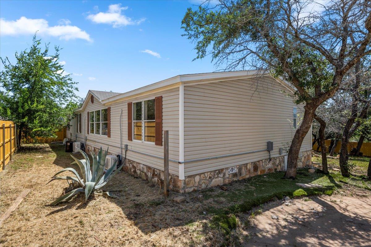 21503 Coyote Trl, Lago Vista, TX 78645