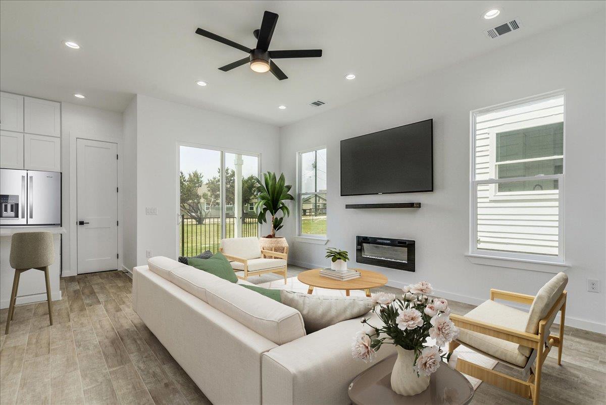 136 Lourdes Ct # B, Dripping Springs, TX 78620