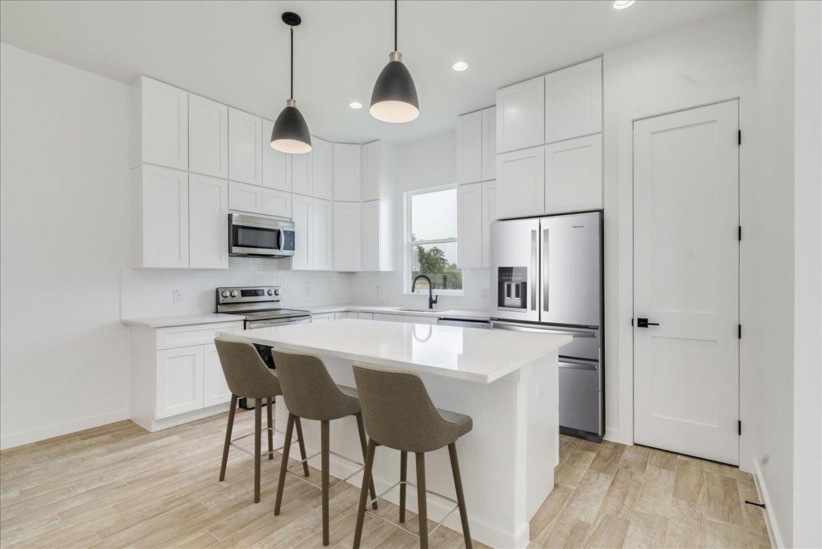 136 Lourdes Ct # B, Dripping Springs, TX 78620