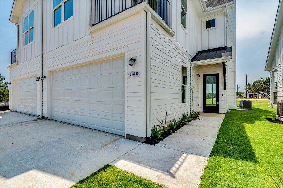 136 Lourdes Ct # B, Dripping Springs, TX 78620