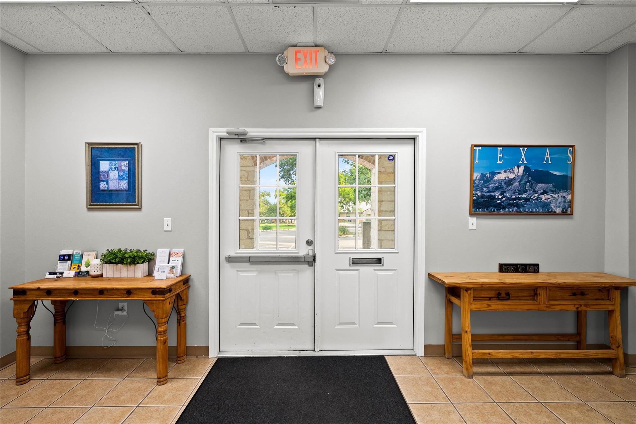 800 W Highway 290 # D, Dripping Springs, TX 78620