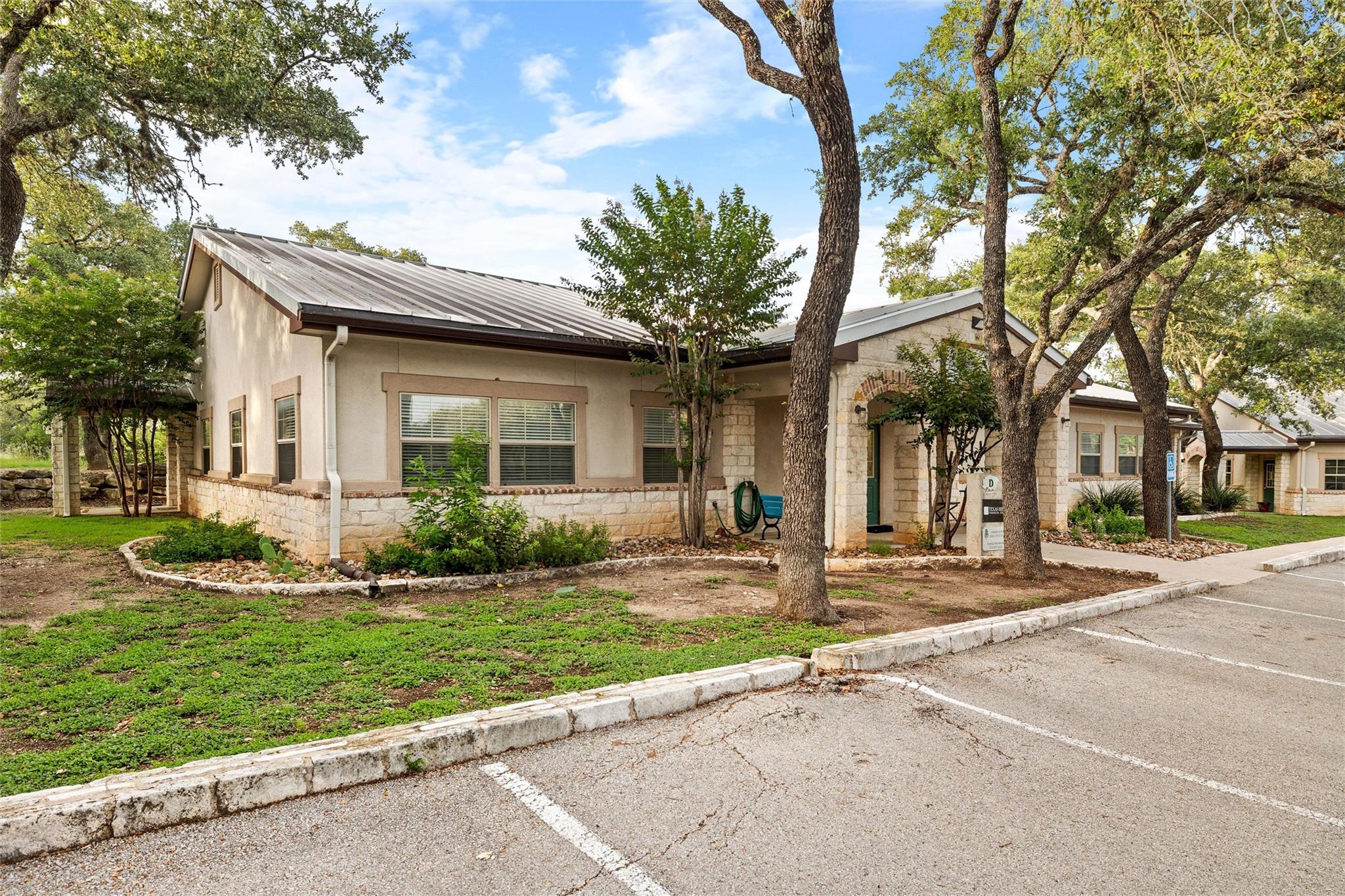 800 W Highway 290 # D, Dripping Springs, TX 78620