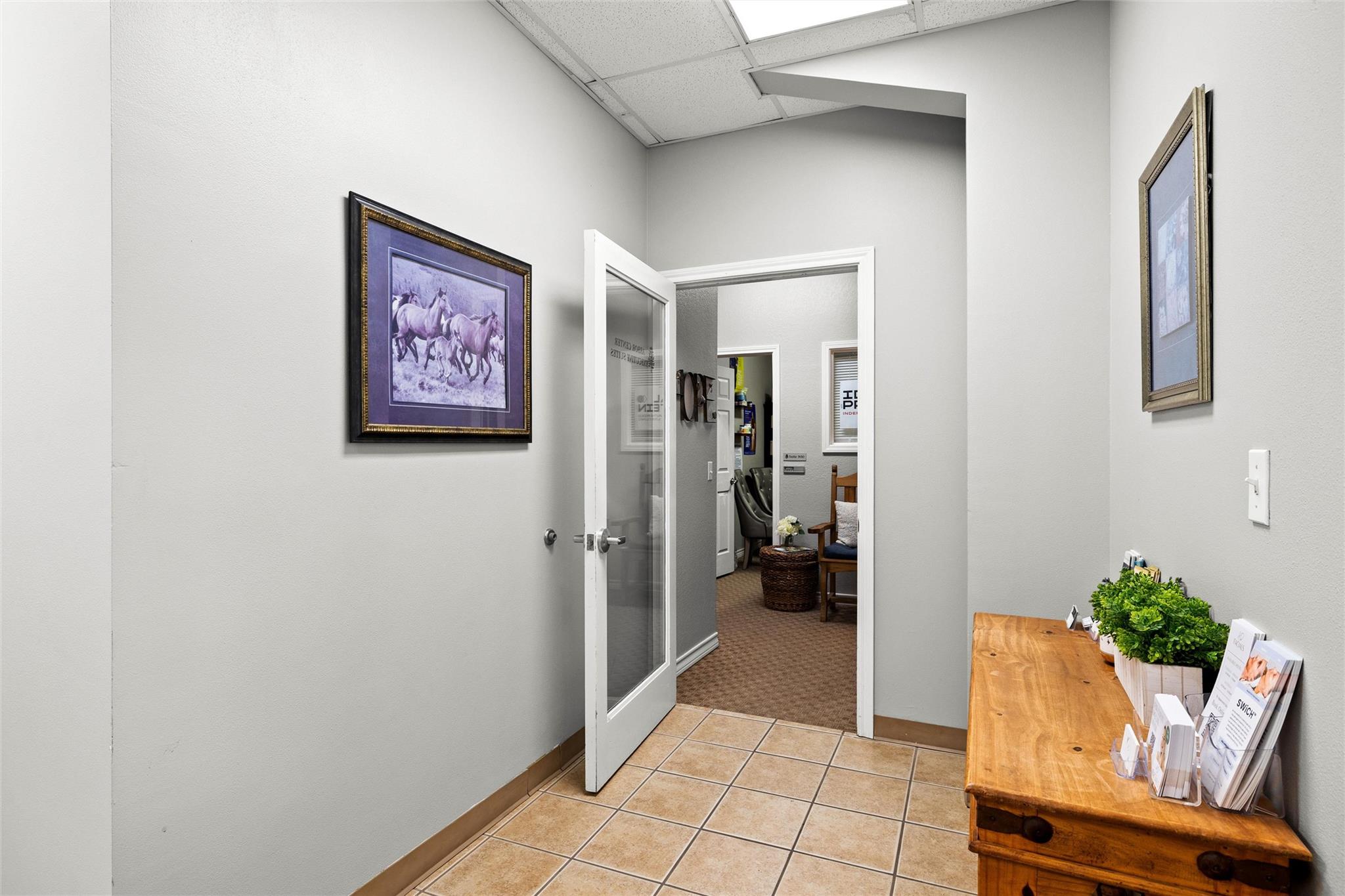 800 W Highway 290 # D, Dripping Springs, TX 78620