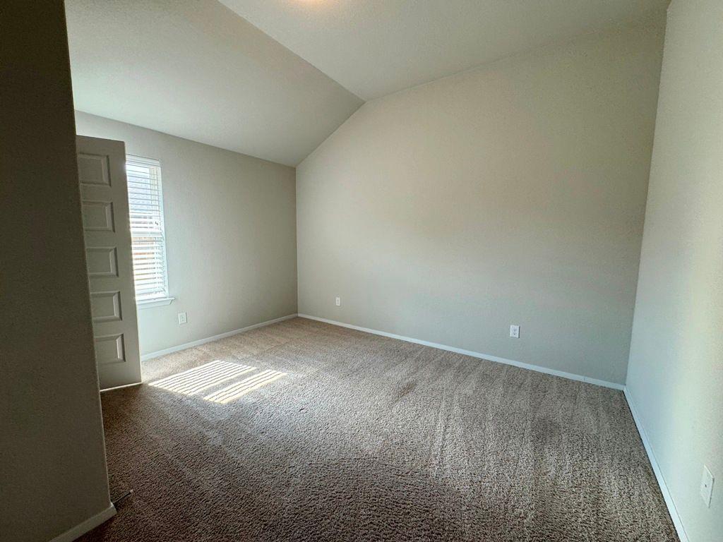 295 Rimrock Ct, Bastrop, TX 78602