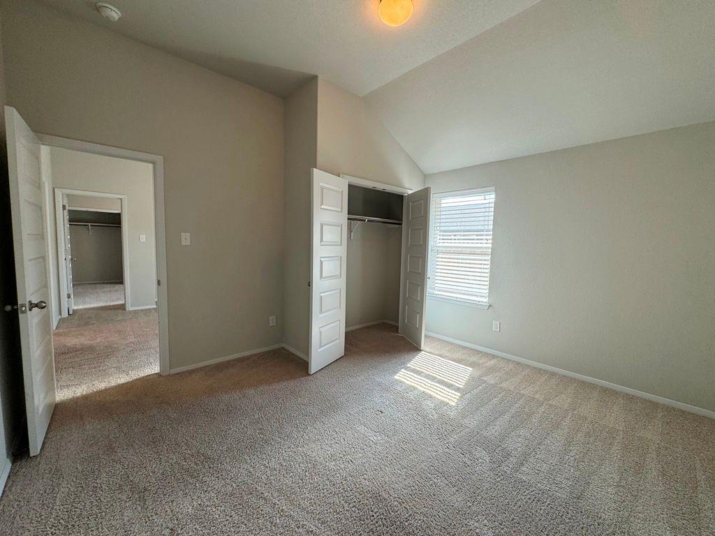 295 Rimrock Ct, Bastrop, TX 78602