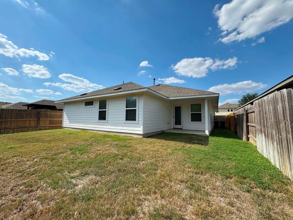 295 Rimrock Ct, Bastrop, TX 78602