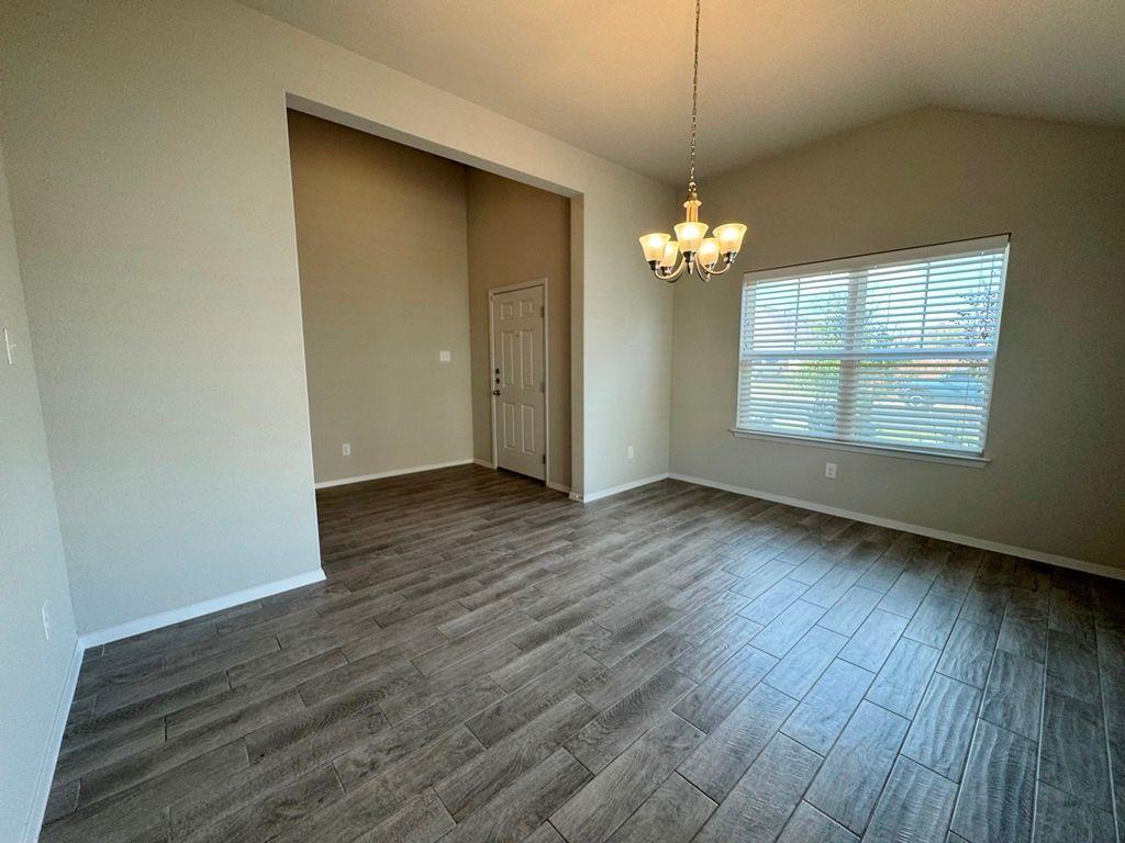 295 Rimrock Ct, Bastrop, TX 78602