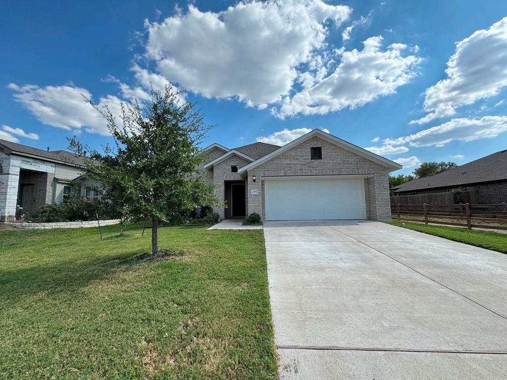 295 Rimrock Ct, Bastrop, TX 78602