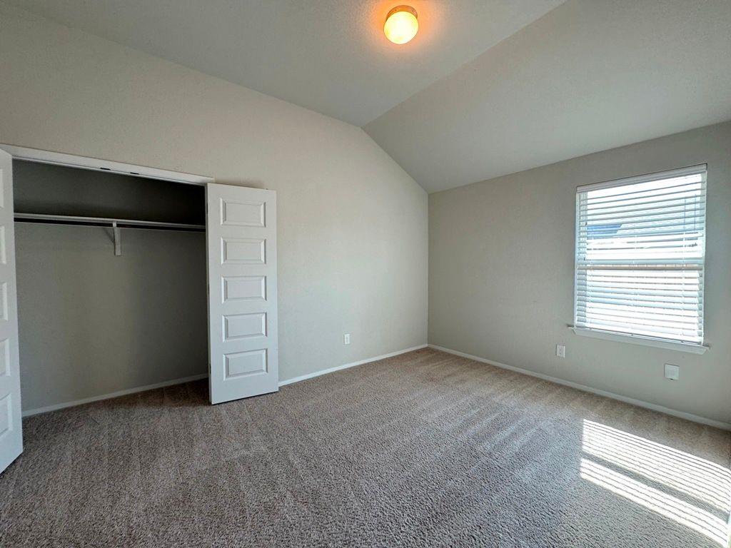 295 Rimrock Ct, Bastrop, TX 78602