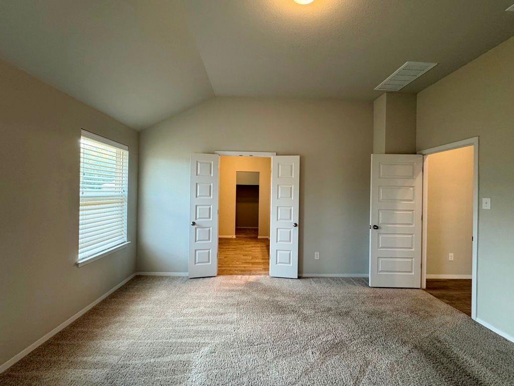 295 Rimrock Ct, Bastrop, TX 78602