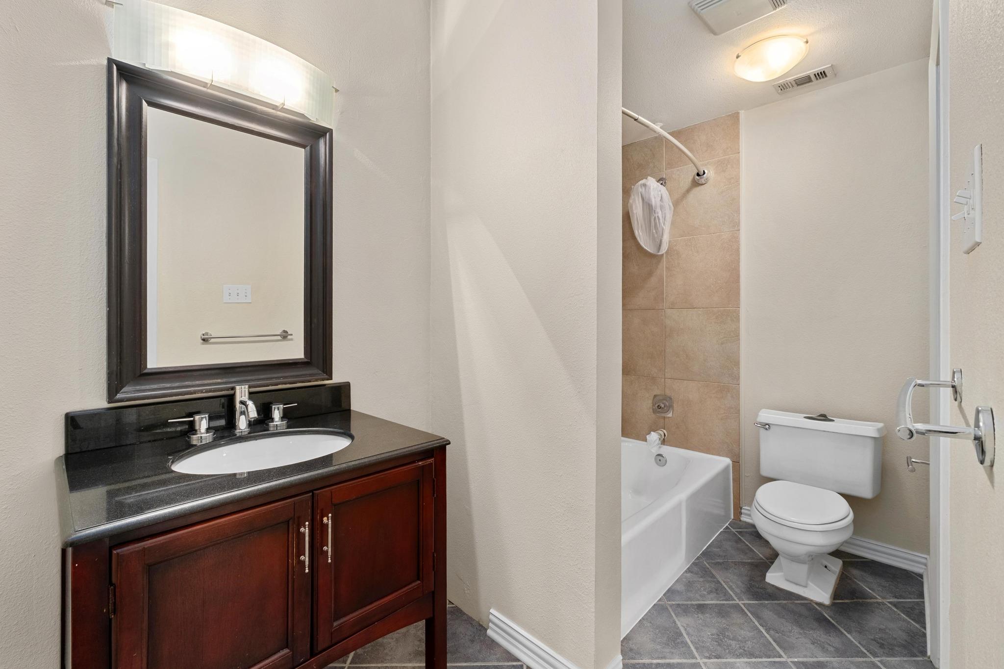 1411 Norwalk Ln # 104, Austin, TX 78703