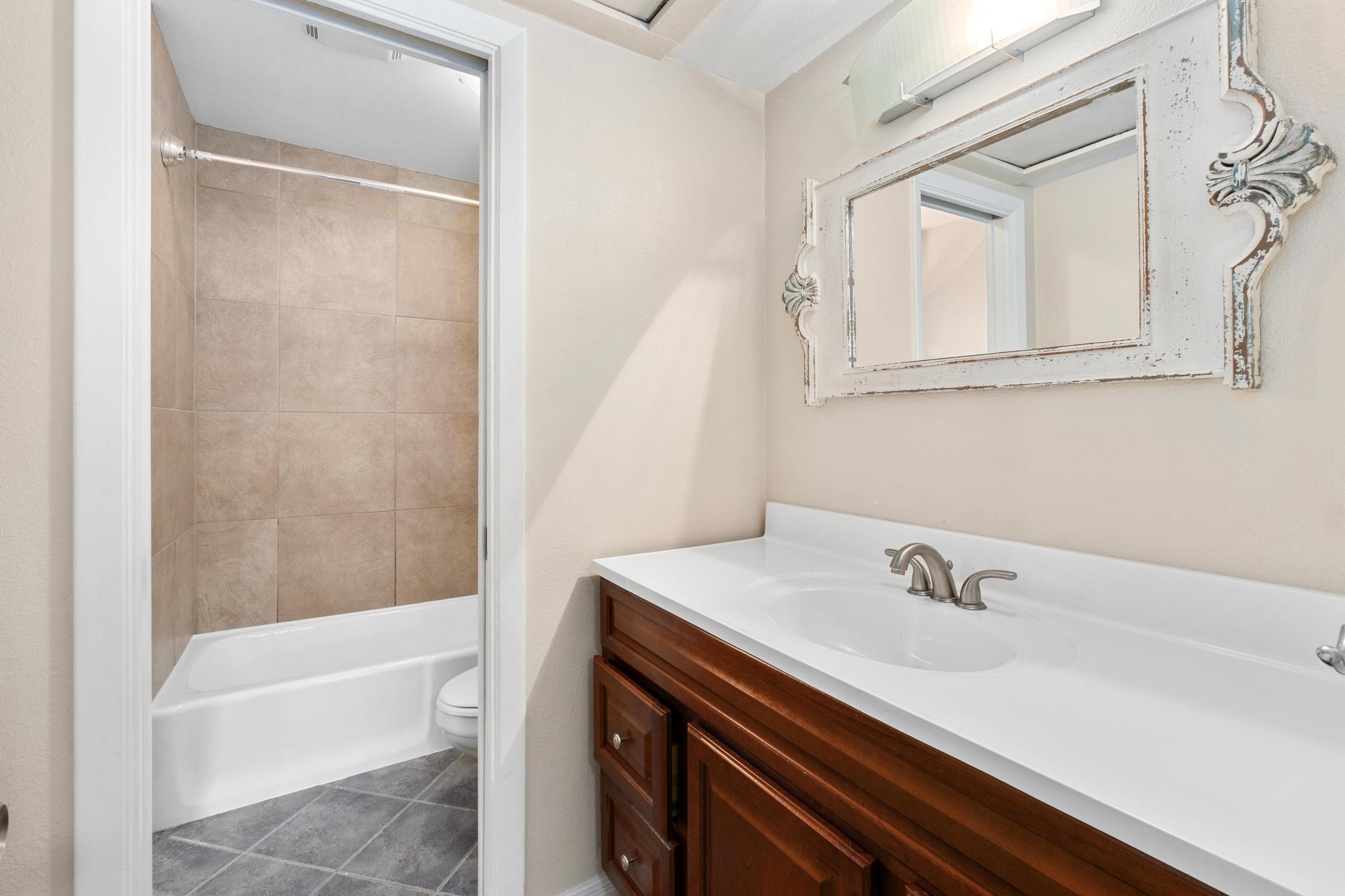 1411 Norwalk Ln # 104, Austin, TX 78703