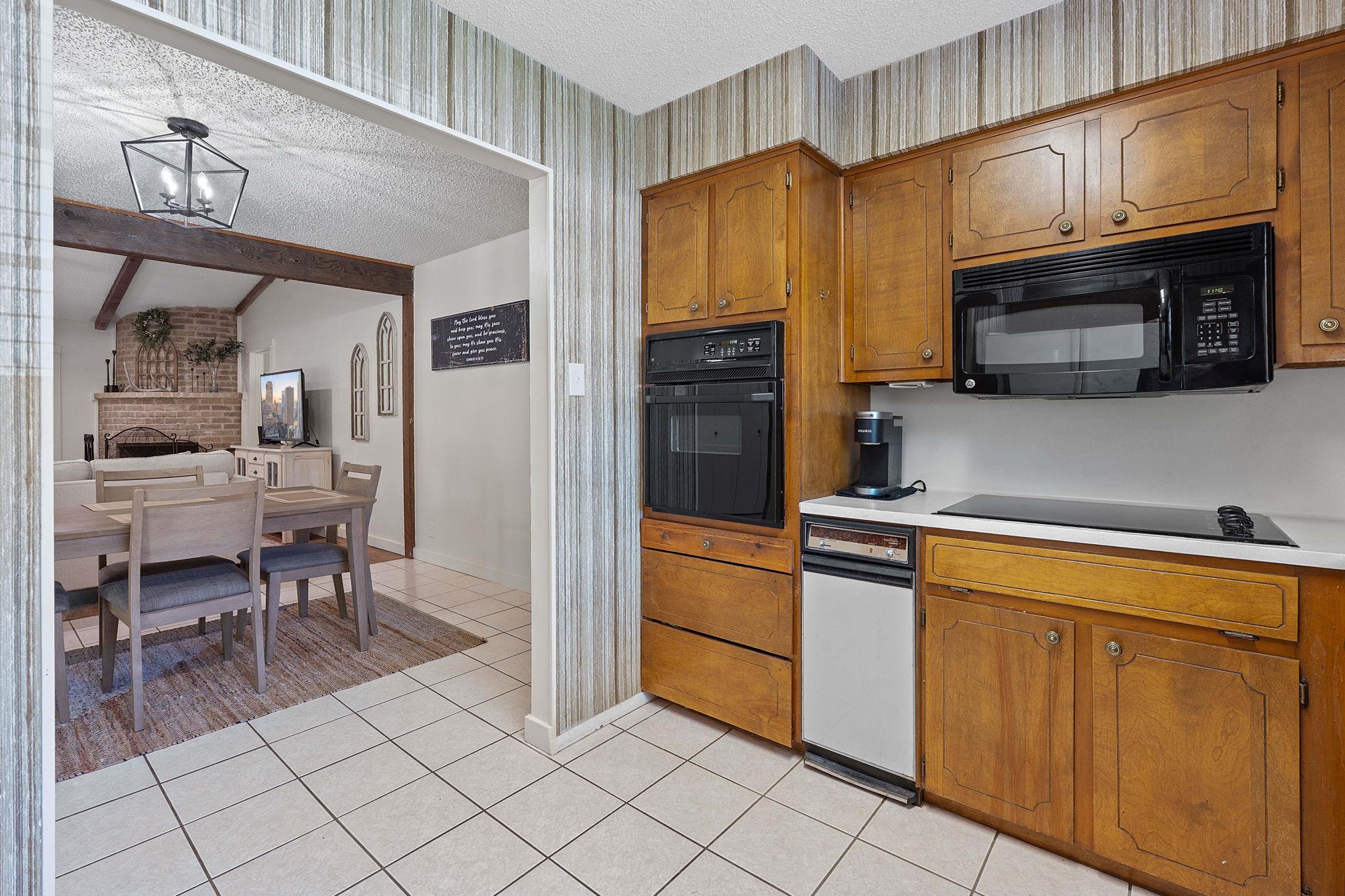 8004 Red Willow Dr, Austin, TX 78736