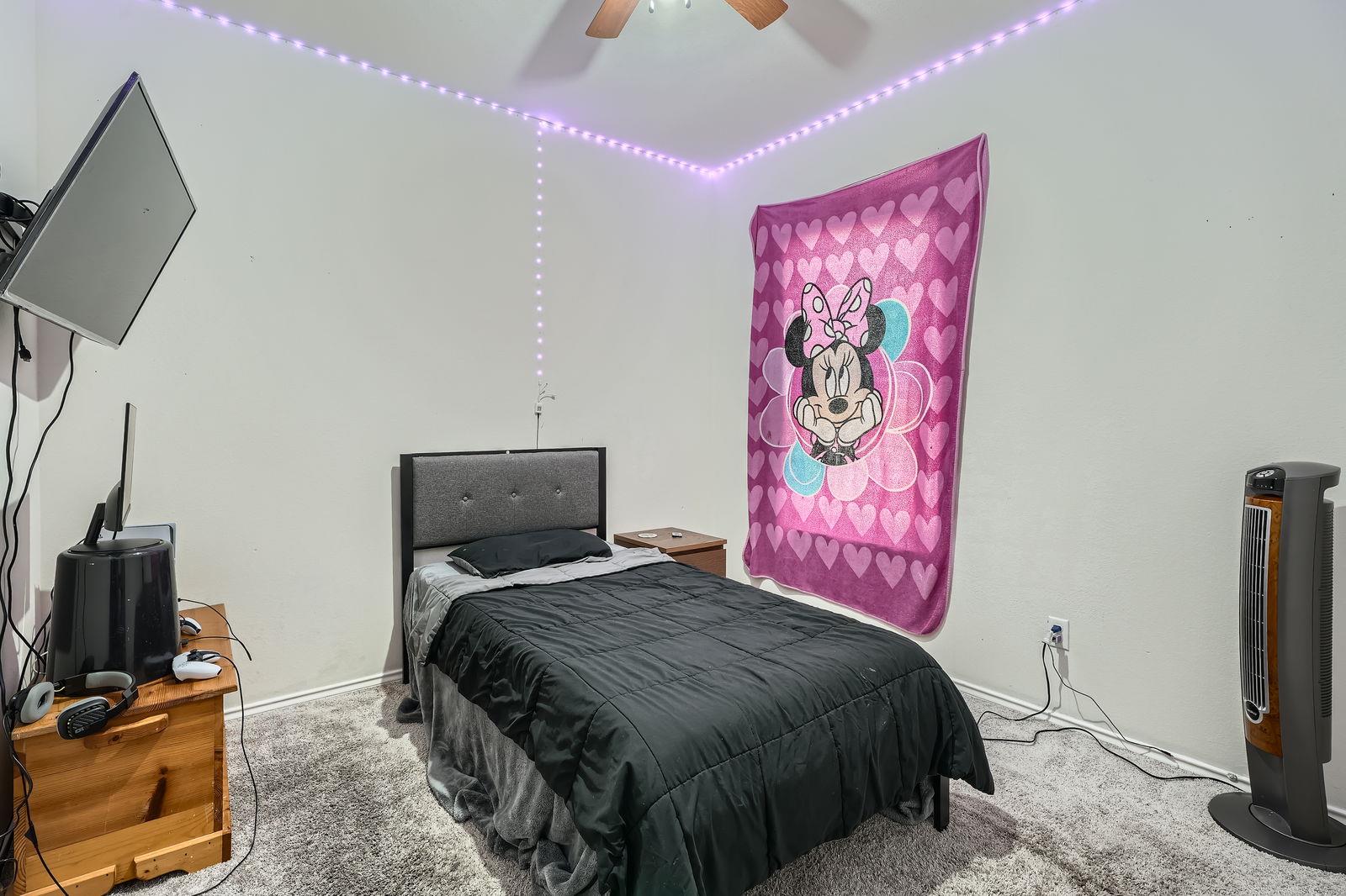 175 Eves Necklace Dr, Buda, TX 78610