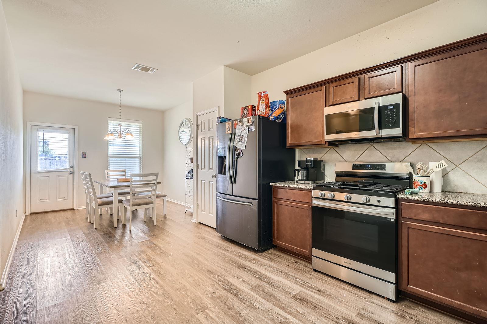 175 Eves Necklace Dr, Buda, TX 78610