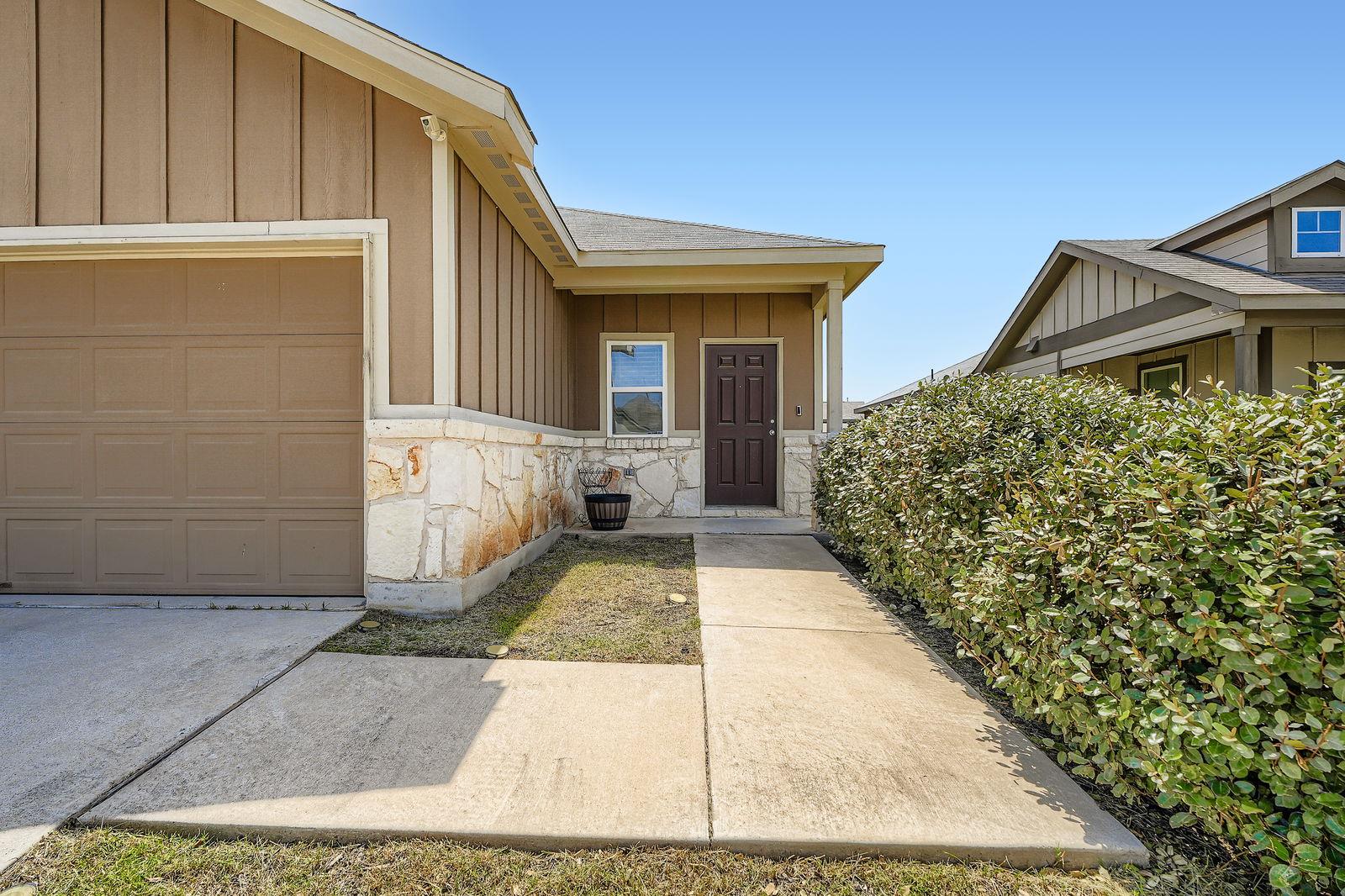 175 Eves Necklace Dr, Buda, TX 78610