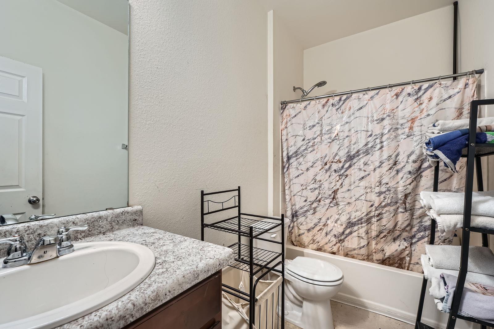 175 Eves Necklace Dr, Buda, TX 78610