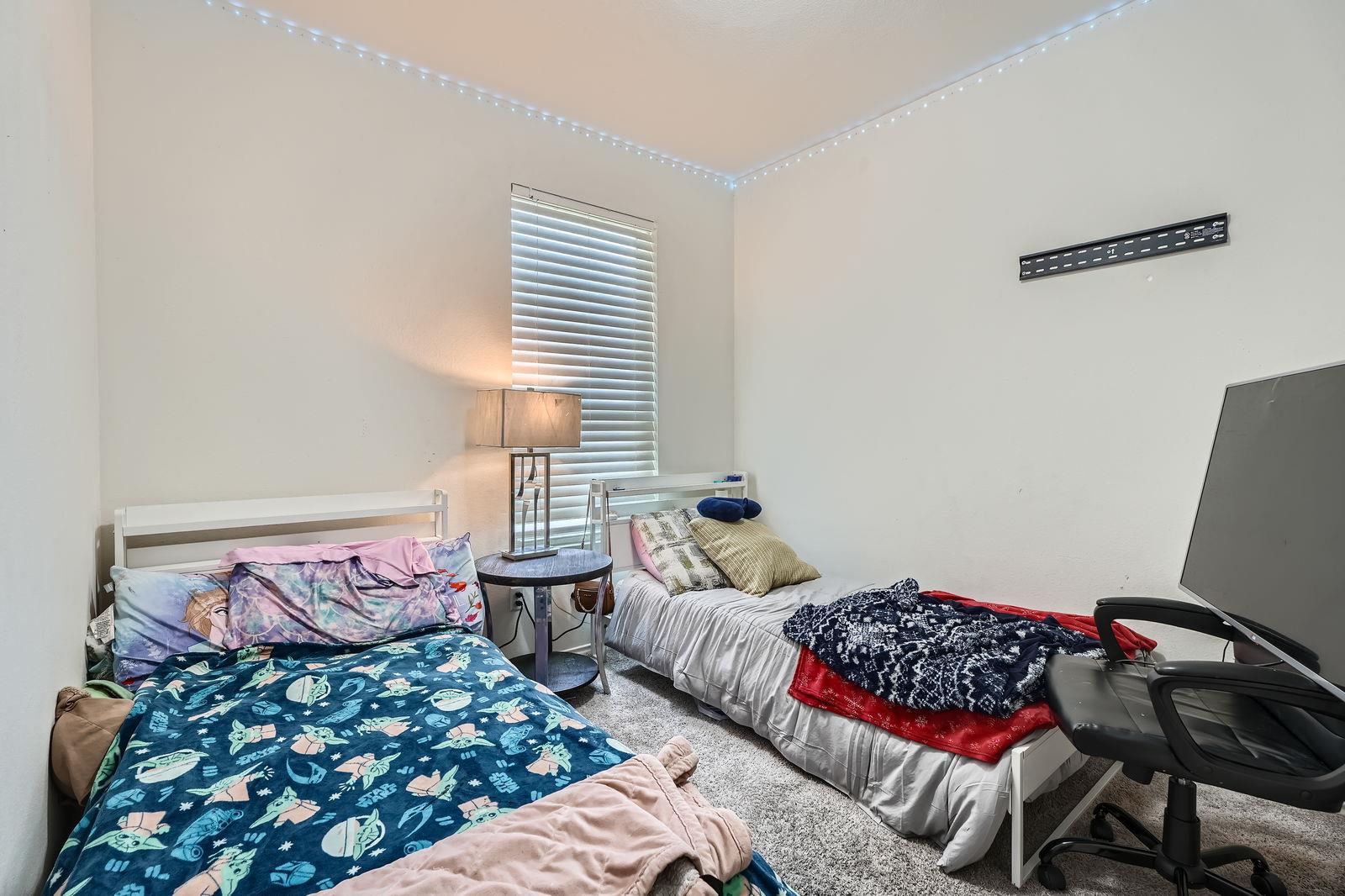 175 Eves Necklace Dr, Buda, TX 78610