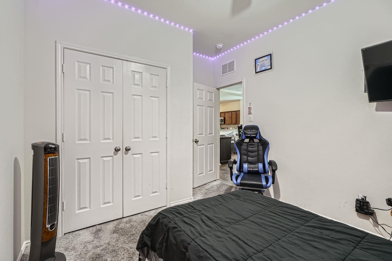 175 Eves Necklace Dr, Buda, TX 78610