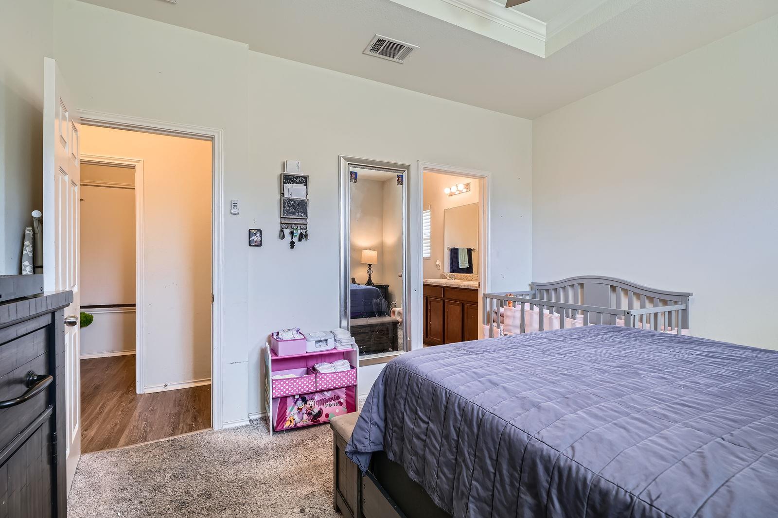 175 Eves Necklace Dr, Buda, TX 78610